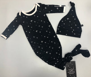 Peregrine Kidswear Black Stars Newborn Gown & Hat Set, Peregrine Kidswear, Baby Shower Gift, Black Stars, CM22, Gender Neutral, Gown & Hat Set, Layette Gown, Newborn Gown, Peregrine, Peregrin